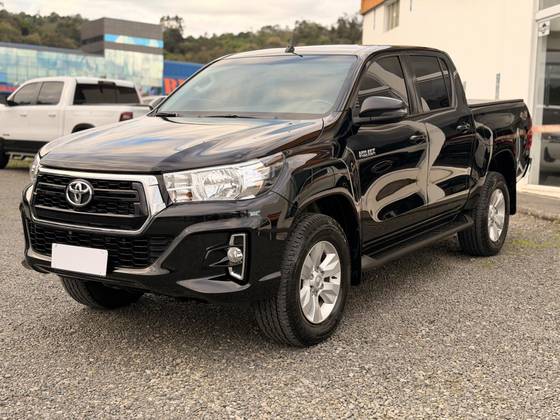 TOYOTA HILUX 2.8 SR 4X4 CD 16V DIESEL 4P AUTOMÁTICO