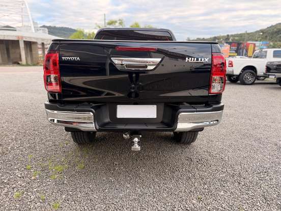 TOYOTA-HILUX-2020