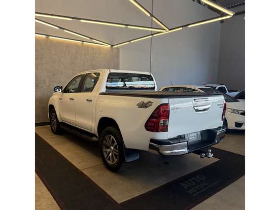 TOYOTA-HILUX-2020