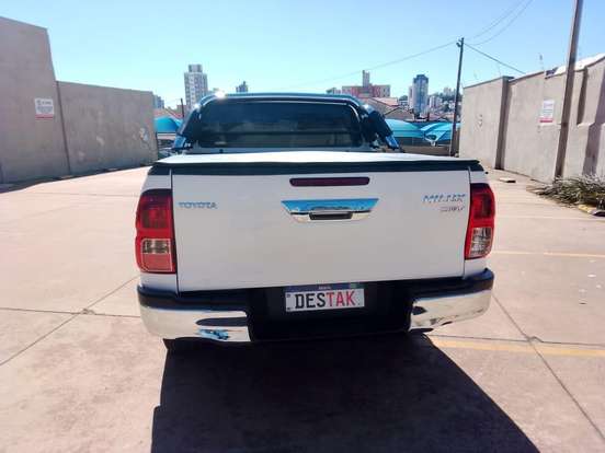TOYOTA-HILUX-2017
