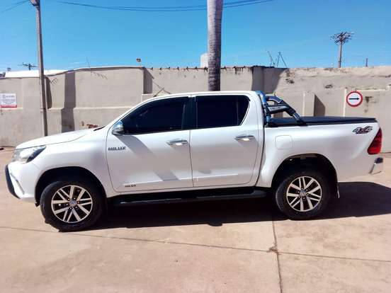 TOYOTA-HILUX-2.8 SRV 4X4 CD 16V DIESEL 4P AUTOMÁTICO TOYOTA-HILUX-2017