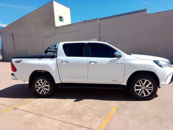 TOYOTA-HILUX-2.8 SRV 4X4 CD 16V DIESEL 4P AUTOMÁTICO TOYOTA-HILUX-2017