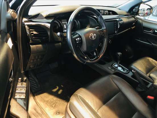 TOYOTA-HILUX-2020