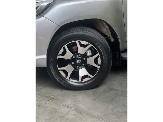 TOYOTA-HILUX-2.8 SRX 4X4 CD 16V DIESEL 4P AUTOMÁTICO TOYOTA-HILUX-2019