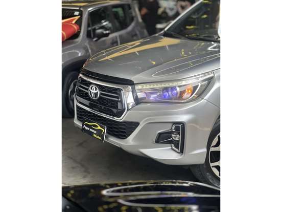 TOYOTA-HILUX-2019