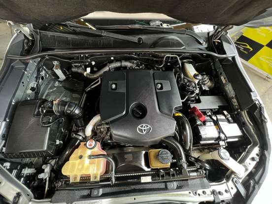 TOYOTA-HILUX-2019