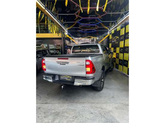 TOYOTA-HILUX-2019