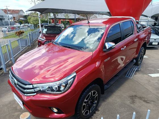 TOYOTA HILUX 2.8 SRX 4X4 CD 16V DIESEL 4P AUTOMÁTICO