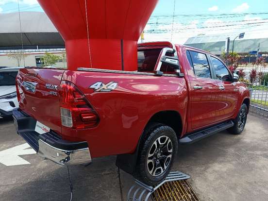 TOYOTA-HILUX-2016