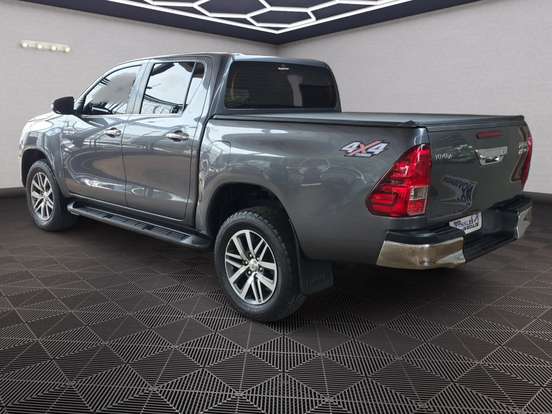 TOYOTA-HILUX-2016