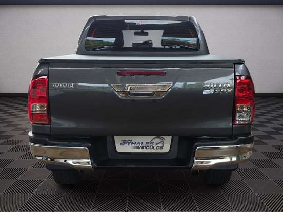 TOYOTA-HILUX-2016