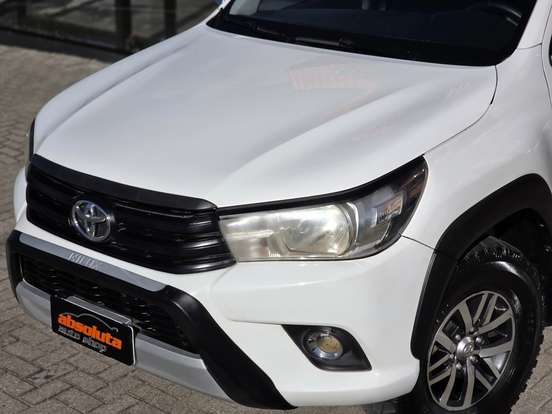 TOYOTA-HILUX-2018