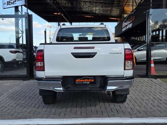 TOYOTA-HILUX-2018