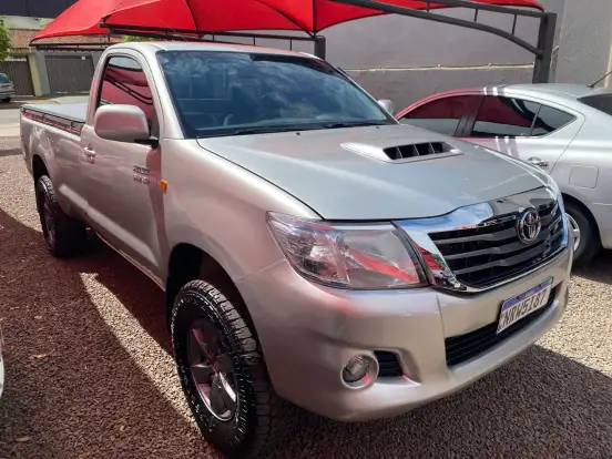 TOYOTA-HILUX-2012