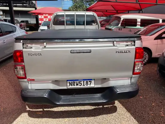 TOYOTA-HILUX-2012