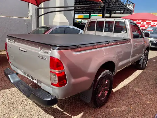 TOYOTA-HILUX-2012
