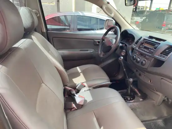 TOYOTA-HILUX-2012