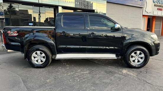 TOYOTA-HILUX-2010