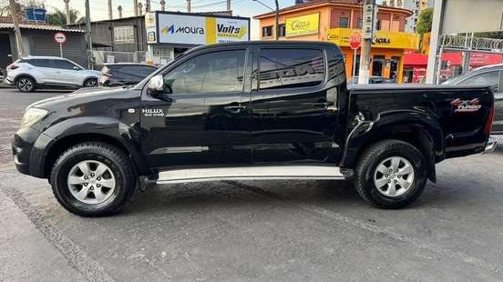 TOYOTA-HILUX-2010