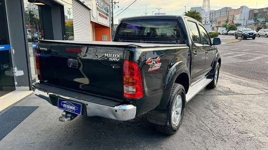 TOYOTA-HILUX-2010