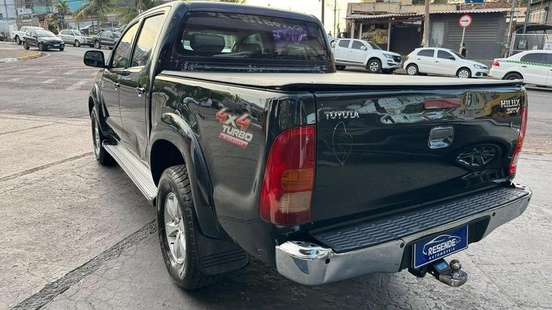 TOYOTA-HILUX-2010