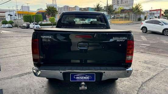 TOYOTA-HILUX-2010