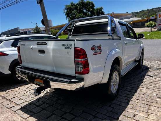 TOYOTA-HILUX-2013