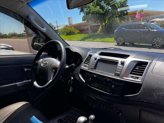 TOYOTA-HILUX-3.0 SRV TOP 4X4 CD 16V TURBO INTERCOOLER DIESEL 4P AUTOMÁTICO TOYOTA-HILUX-2013