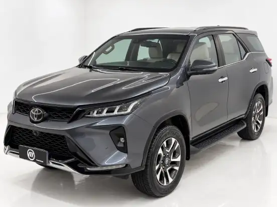 TOYOTA-HILUX SW4-2023