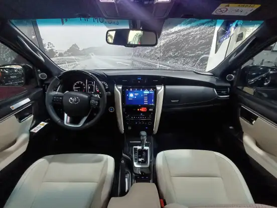 TOYOTA-HILUX SW4-2026