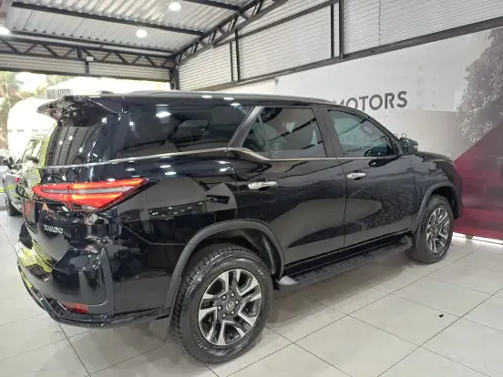 TOYOTA-HILUX SW4-2.8 D-4D TURBO DIESEL DIAMOND 7L 4X4 AUTOMÁTICO TOYOTA-HILUX SW4-2026
