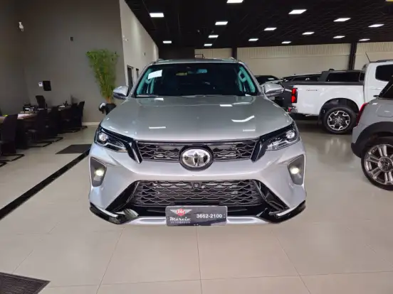TOYOTA-HILUX SW4-2.8 D-4D TURBO DIESEL SRX PLATINUM 7L 4X4 AUTOMÁTICO TOYOTA-HILUX SW4-2023