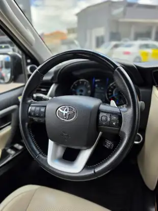 TOYOTA-HILUX SW4-2020