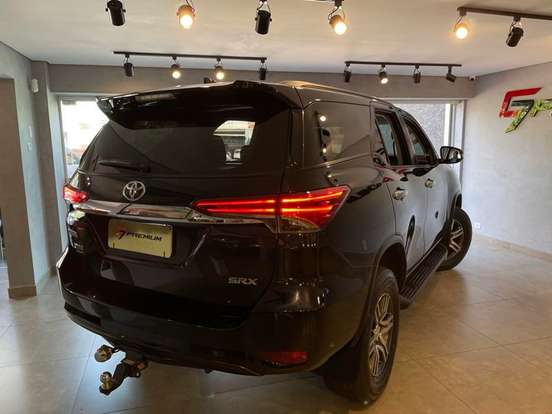 TOYOTA-HILUX SW4-2016