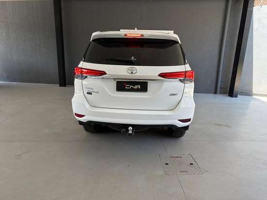 TOYOTA-HILUX SW4-2.7 SR 7 LUGARES 4X2 16V FLEX 4P AUTOMÁTICO TOYOTA-HILUX SW4-2017