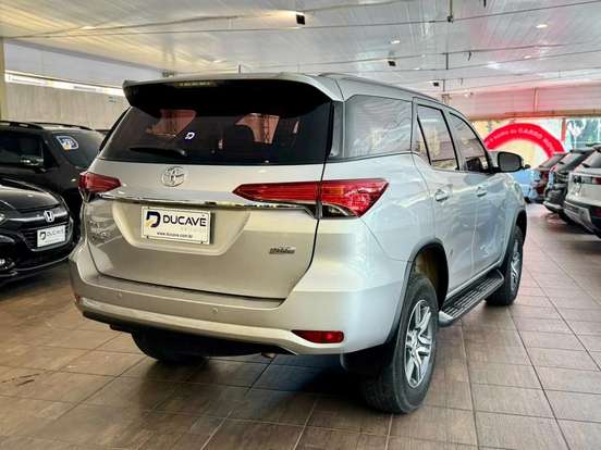 TOYOTA-HILUX SW4-2.7 SR 7 LUGARES 4X2 16V FLEX 4P AUTOMÁTICO TOYOTA-HILUX SW4-2017