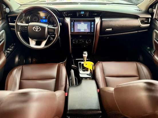 TOYOTA-HILUX SW4-2.7 SR 7 LUGARES 4X2 16V FLEX 4P AUTOMÁTICO TOYOTA-HILUX SW4-2017