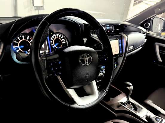 TOYOTA-HILUX SW4-2018