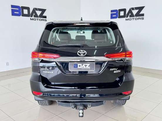 TOYOTA-HILUX SW4-2.7 SRV 7 LUGARES 4X2 16V FLEX 4P AUTOMÁTICO TOYOTA-HILUX SW4-2019