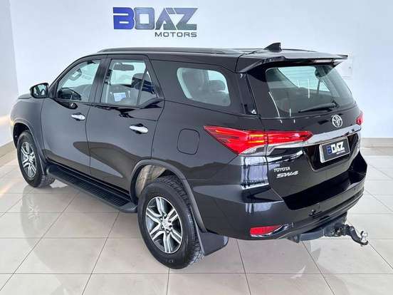 TOYOTA-HILUX SW4-2019
