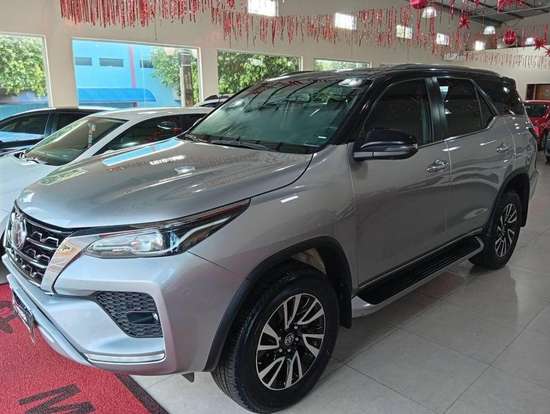 TOYOTA-HILUX SW4-2022