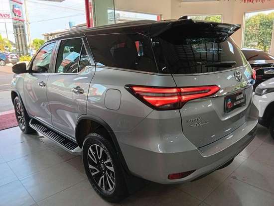 TOYOTA-HILUX SW4-2022