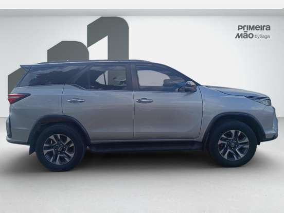 TOYOTA-HILUX SW4-2022