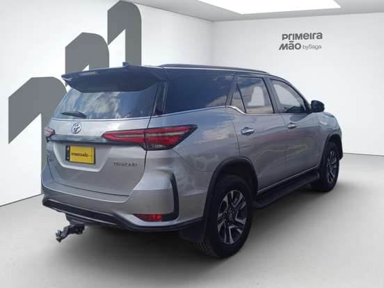 TOYOTA-HILUX SW4-2.8 D-4D TURBO DIESEL DIAMOND 7L 4X4 AUTOMÁTICO TOYOTA-HILUX SW4-2022