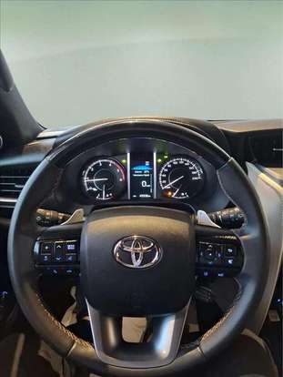 TOYOTA-HILUX SW4-2023