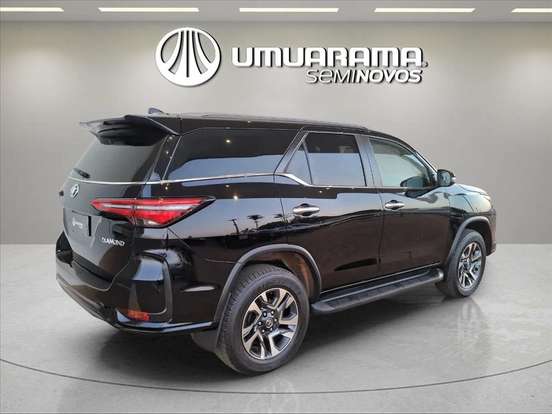 TOYOTA-HILUX SW4-2023