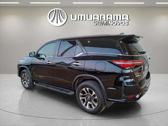 TOYOTA-HILUX SW4-2.8 D-4D TURBO DIESEL DIAMOND 7L 4X4 AUTOMÁTICO TOYOTA-HILUX SW4-2023