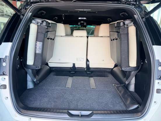 TOYOTA-HILUX SW4-2023
