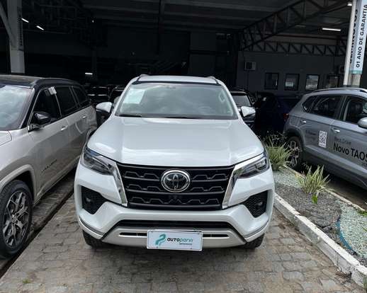 TOYOTA-HILUX SW4-2023