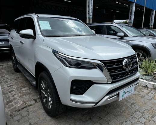TOYOTA-HILUX SW4-2023